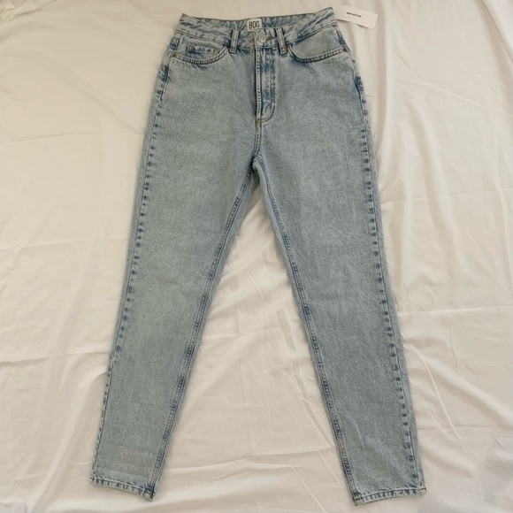 BNWT BDG MOM JEANS - Picture 3 of 4